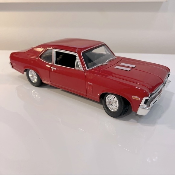 𝅺MAISTO Model Car Red 1970 Chevrolet Nova SS - Picture 1 of 17